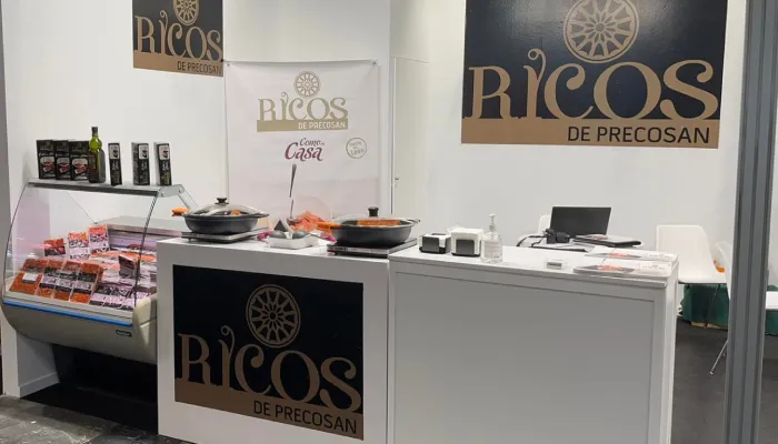 Stand de productos de Precocinados Precosan, exposición de callos de ternera de la mejor calidad